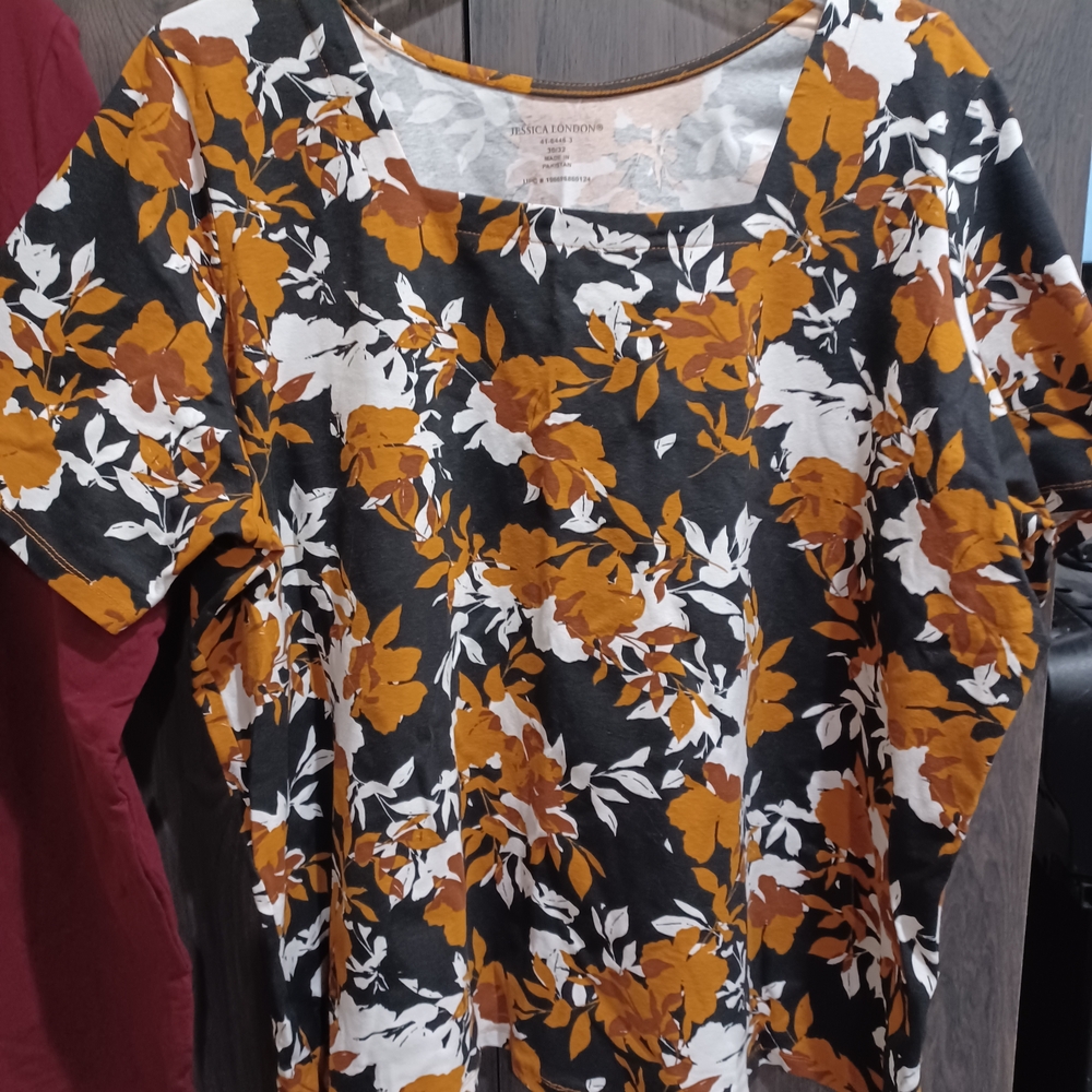 Jessica London Black and Orange Floral Short Sleeve Top